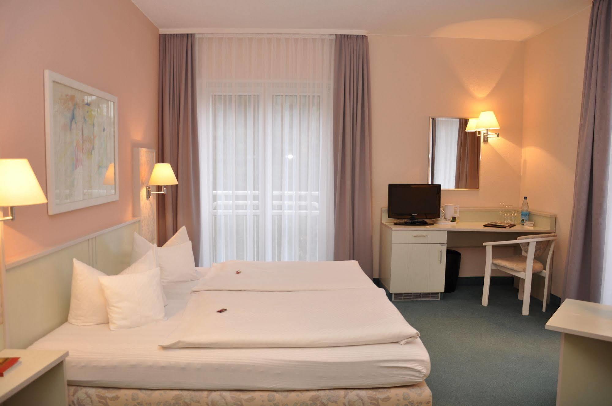 Altstadthotel An Der Werra Meiningen Exteriör bild